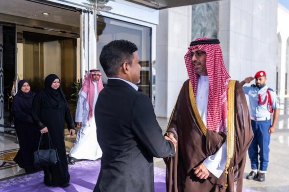 نائب
رئيس
جمهورية
المالديف
يغادر
جدة