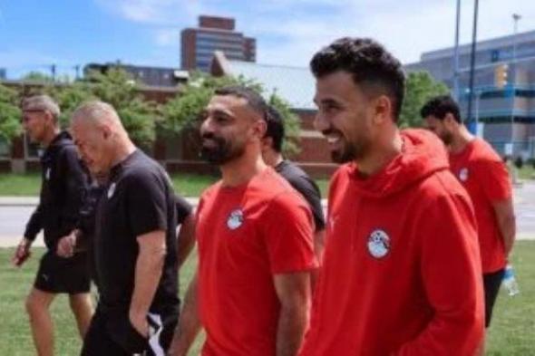 لاعبو منتخب مصر يتجولون سيرا في شوارع كليفلاند لتجديد النشاط.. صور