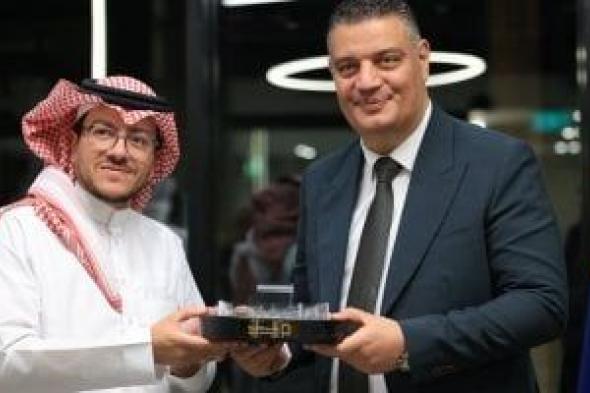 رئيس
بعثة
حج
التضامن:
تطوير
الخدمات
لحجاج
الجمعيات
في
المشاعر
المقدسة