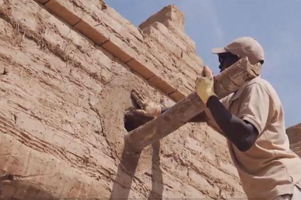 مختص:
    برنامج
    «تلمذة»
    متخصص
    لتعليم
    فنون
    النجارة
    و
    الأبواب
    النجدية