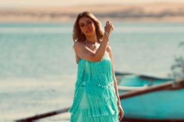 إيناس
عز
الدين
تقدم
اللون
الصعيدى
فى
أغنية
«زينة
الخلايق»
بتوقيع
رودينا
حاطوم