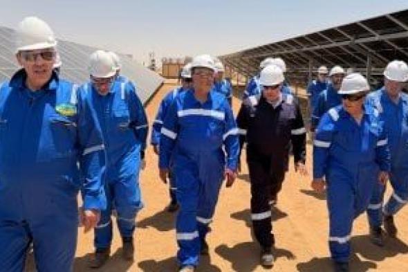 رئيس
هيئة
البترول
يتفقد
حقول
شمال
البحرية
لمتابعة
خطط
الإنتاج
والاستكشاف