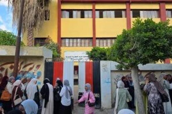 انتظام
امتحانات
الدبلومات
الفنية
بالإسماعيلية
في
يومها
الثانى..
فيديو