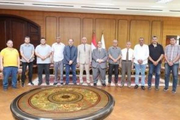 رئيس
جامعة
كفر
الشيخ
يترأس
اجتماع
لجنة
التنسيق
بالجامعة
الأهلية