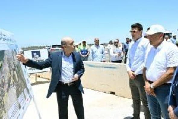 رئيس
الوزراء
يتفقد
مشروع
محور
اللواء
عمر
سليمان
بمحافظة
الإسكندرية