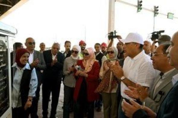 رئيس
الوزراء
يفتتح
أعمال
توسعة
الكورنيش
شرق
مدينة
الإسكندرية