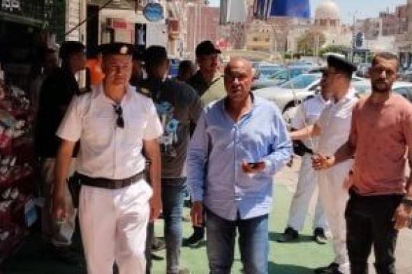 تنظيم
حملة
مكبرة
بحى
ثالث
الإسماعيلية
لإعادة
الانضباط
بالشوارع