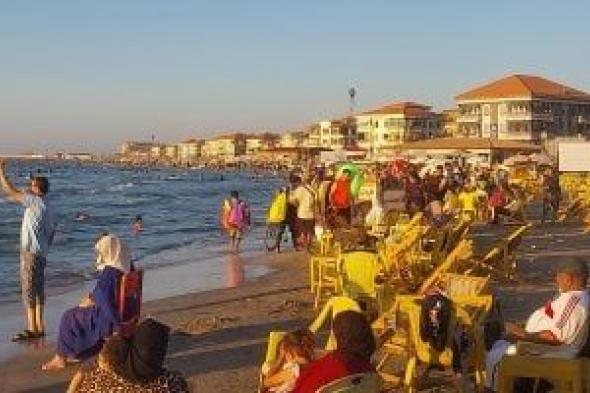 الصيف
بدأ
قبل
نهاية
الامتحانات..
توافد
على
شواطئ
رأس
البر
المجانية