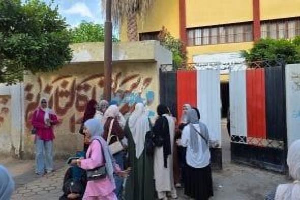 انتظام
ثالث
أيام
امتحانات
الدبلومات
الفنية
بالإسماعيلية