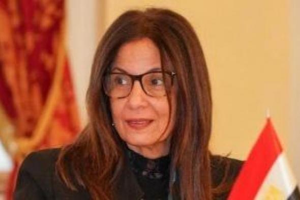 وزيرة
الثقافة
تتابع
نتائج
أعمال
اللجان
المختصة
بفحص
الشكاوى
وتوجه
بضبط
الأداء
المالي
والإداري