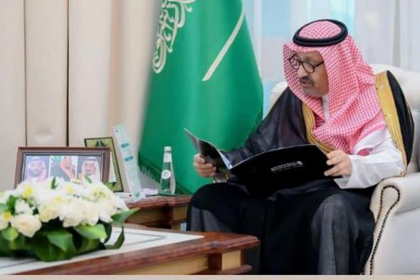 أمير
    الباحة
    يشدد
    على
    أهمية
    الارتقاء
    بجودة
    الطرق
    ورفع
    مستوى
    السلامة
    المرورية