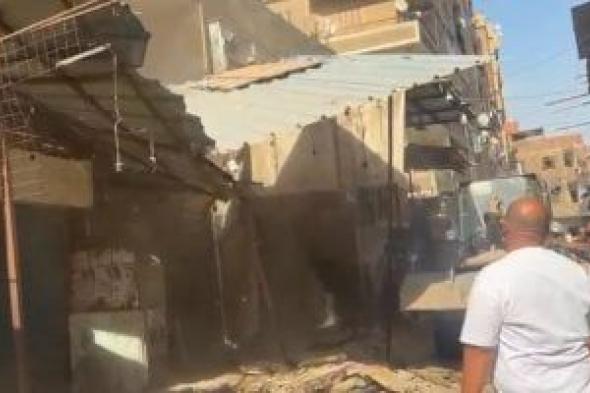 حملة
موسعة
ببولاق
الدكرور
لإخلاء
شارع
همفرس
من
الإشغالات
والتعديات..
صور