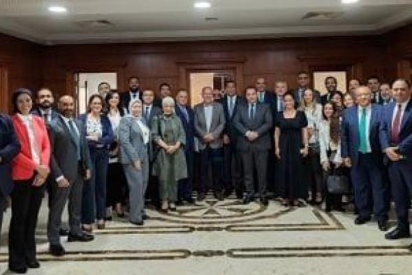 المجلس
التصديري
للصناعات
الغذائية
يدعو
لتبني
البنوك
دعم
نمو
الصادرات