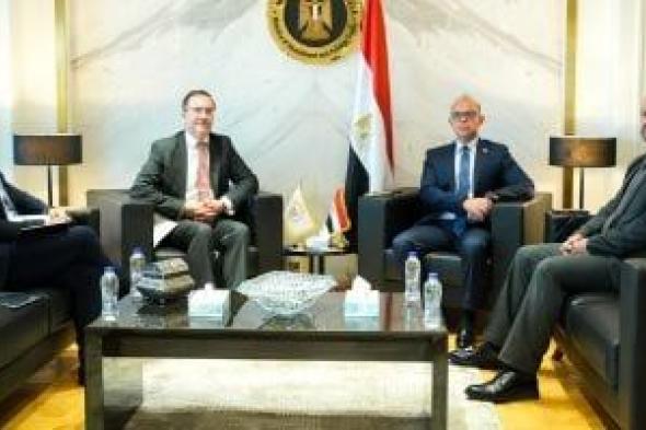 محمد
فريد
يبحث
مع
الرئيس
التنفيذي
لمؤسسة
BII
تعزيز
تدفقات
الاستثمار