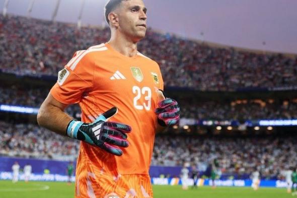 مارتنيز:
"المنتخب
الجزائري
جيد
وسيفوز
على
الأردن
والنسما"