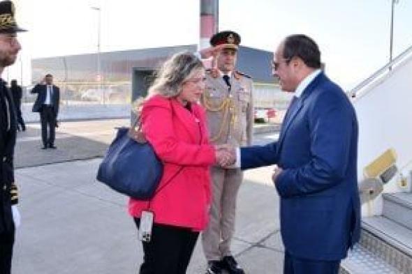 النائبة
إنجي
نصيف:
مشاركة
مصر
في
قمة
السبع
تعزز
نفوذ
القاهرة
دوليًا
وتؤكد
الاعتراف
بثقل
دورها