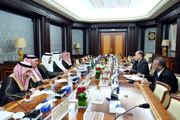 «الشورى»
    يعزز
    التعاون
    البرلماني
    مع
    بروناي
    خلال
    لقاء
    سفيرها
    لدى
    المملكة