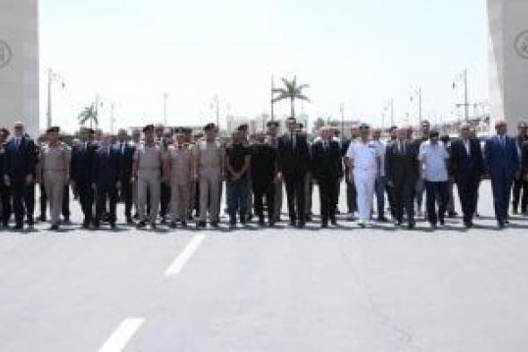 وزير
الدفاع
والإنتاج
الحربى
يتقدم
الجنازة
العسكرية
للفريق
يوسف
عفيفى
أحد
قادة
حرب
أكتوبر