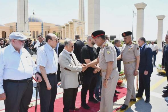 وزير
      الدفاع
      يتقدم
      الجنازة
      العسكرية
      للفريق
      يوسف
      عفيفى
      أحد
      قادة
      حرب
      أكتوبر
      المجيدة
      ومحافظ
      البحر
      الأحمر
      الأسبق