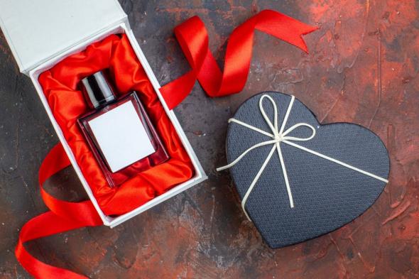 عطور
أساسية
على
قائمتكِ
لاختيار
هدية
استثنائية
في
يوم
الأب