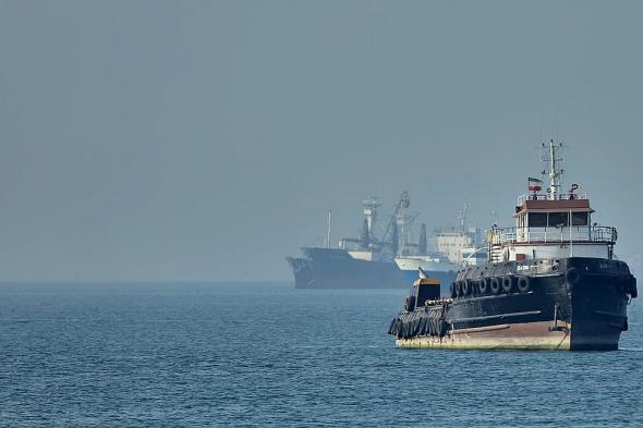 بلومبرغ:
    إيران
    ترفع
    شحنات
    النفط
    عبر
    هرمز
    إلى
    أعلى
    مستوى
    منذ
    الحرب