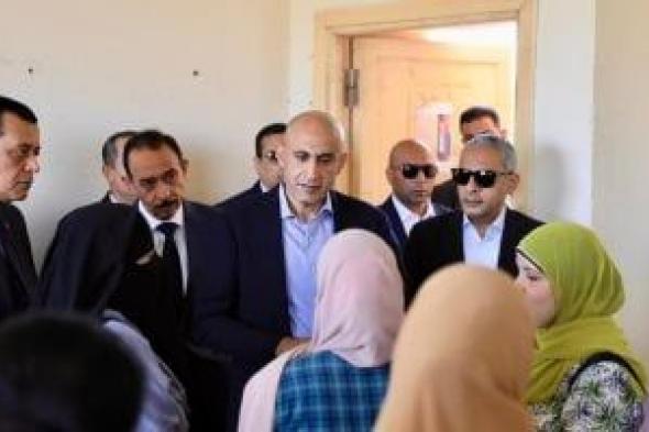 وزير
التعليم
ومحافظ
سوهاج
يتفقدان
مدرسة
الروافع..
ويؤكدان
تطبيق
الانضباط
بحزم