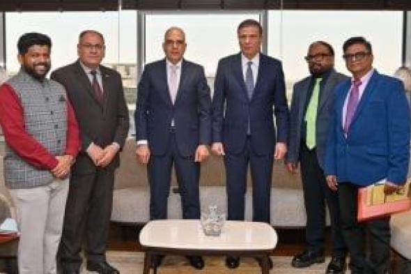 وزير
الزراعة:
التوسع
لزراعة
الدخن
يسهم
في
تعزيز
الأمن
الغذائي