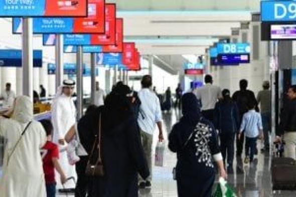 الإمارات
تتيح
تأشيرة
دخول
عند
الوصول
لرعايا
6
دول
..تعرف
عليها