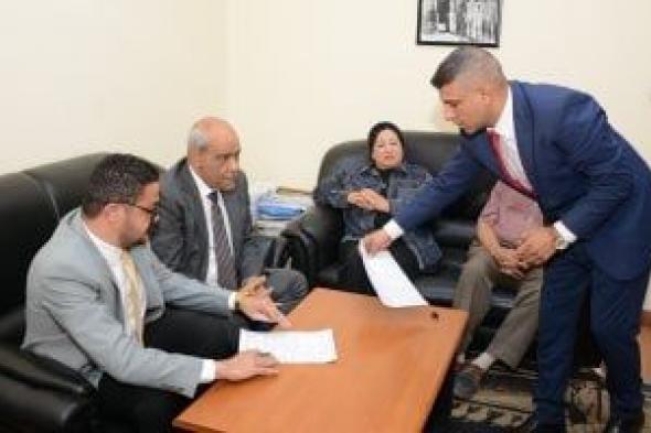 توقيع
بروتوكول
تعاون
بين
مجلة
نور
وعصير
الكتب
لتوزيع
كتب
"نور"
بالوطن
العربى