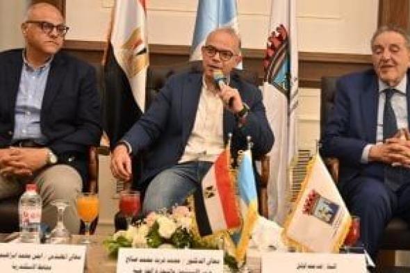 أحمد
الوكيل:
الموانئ
الساحلية
تستحوذ
على
النسبة
الأكبر
من
تجارة
مصر
الخارجية