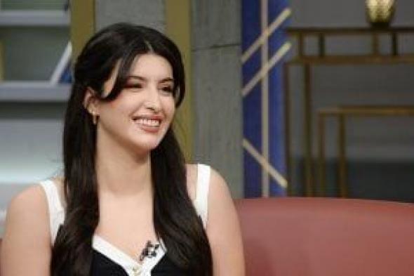 سارة
بركة
تكشف
كواليس
شخصية
حياة
بمسلسل
على
كلاى
فى
واحد
من
الناس..
الإثنين