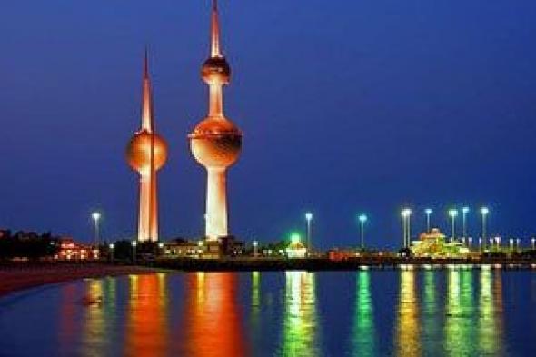 وزير
الداخلية
الكويتي
ونظيره
اللبناني
يبحثان
التنسيق
الأمني
بين
البلدين