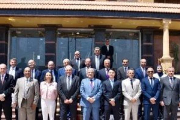 رئيس
العربية
للتصنيع
يفتتح
مراكز
إنتاج
جديدة
بمصنع
الطائرات