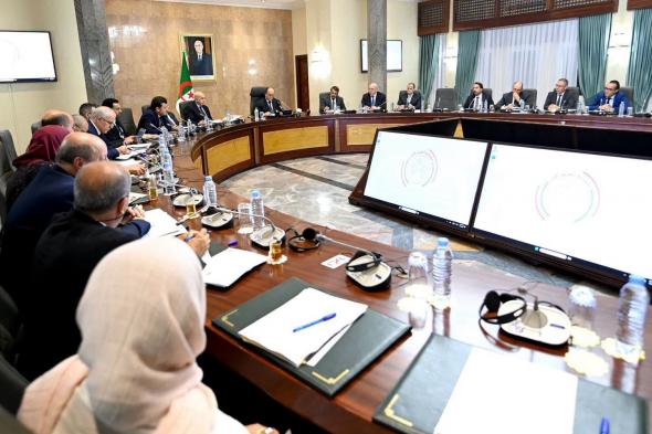 عصرنة
المكننة
الفلاحية..
الوزير
الأول
يوجه
بتوزيع
علمي
لآلات
الحصاد
ودعم
الإنتاج
الوطني