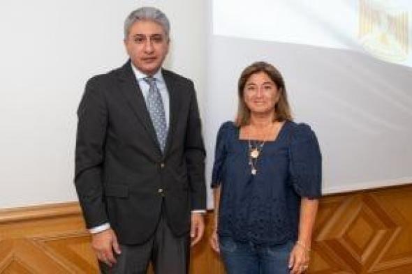 وزير
السياحة
يلتقي
رئيس
اتحاد
وكالات
السفر
بفرنسا
لبحث
تعزيز
الحركة
السياحية