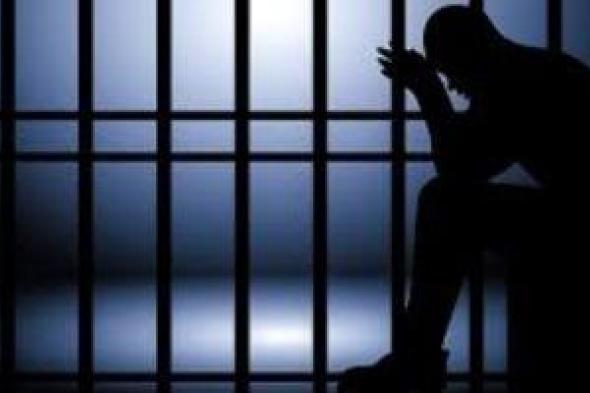 شيك
بلا
رصيد..
جريمة
قد
تنتهي
بصاحبها
خلف
القضبان..
ماذا
يقول
القانون؟