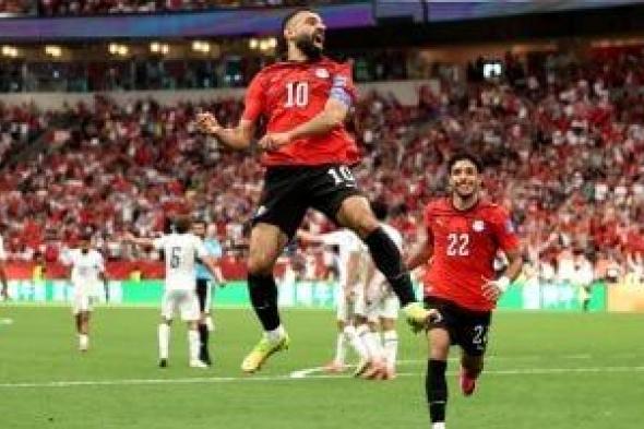 صلاح
يقود
هجوم
الفراعنة..حسام
حسن
يحسم
تشكيل
مصر
أمام
أستراليا
فى
كأس
العالم