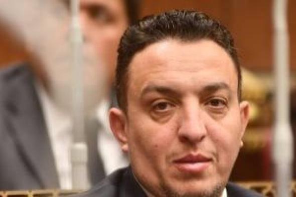 عضو
اتحاد
الكرة
يبكى
على
الهواء:
المصريين
عاملين
حالة
فى
أمريكا