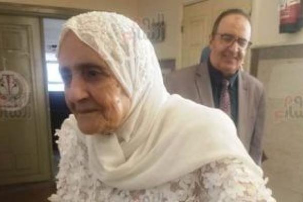 باحثة
عمرها
83
سنة
تناقش
رسالة
الدكتوراة
بجامعة
المنصورة
بعد
قليل