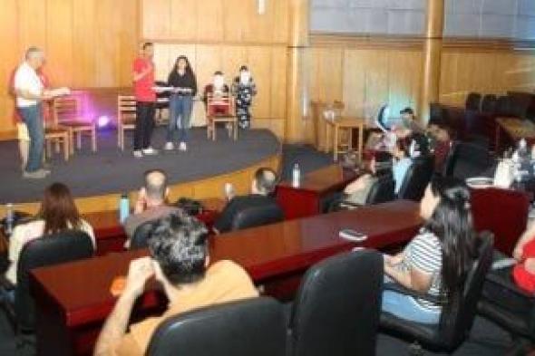 إقبال
على
القراءة
مسرحية
"فريق
الكابتن
يحيى
الناشد"
ضمن
مهرجان
المسرح