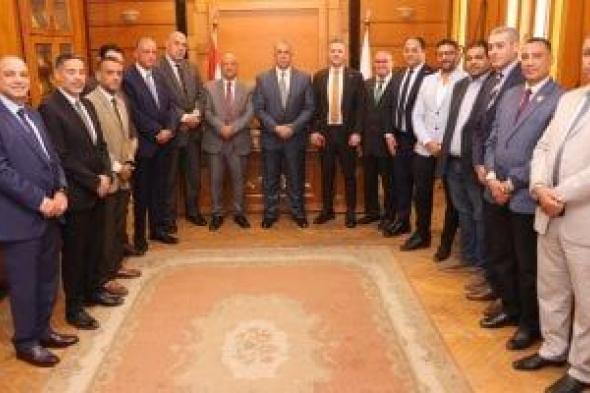 نقابتا
أطباء
الأسنان
والمحامين
تطلقان
مشروعا
مشتركا
لتقديم
خدمات
للأعضاء