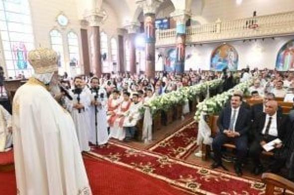 البابا
تواضروس
الثانى
يدشن
كنيسة
«الأنبا
شنودة»
بالقبارى
بالإسكندرية