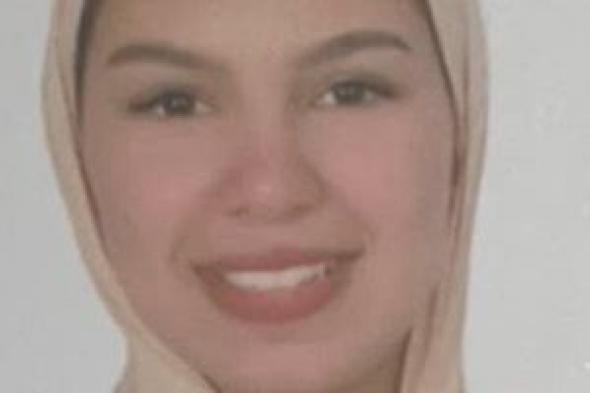 3
طالبات
من
الجيزة
يحصدن
المراكز
الأولى
فى
الدبلومات
الفنية..
صور