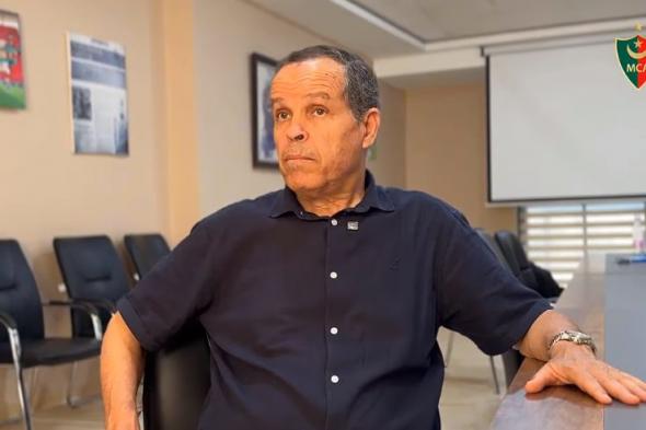 شارف:
"العمل
مع
الفئات
الشبانية
يتطلب
المثابرة
الحماس
وخصوصا
الصبر"