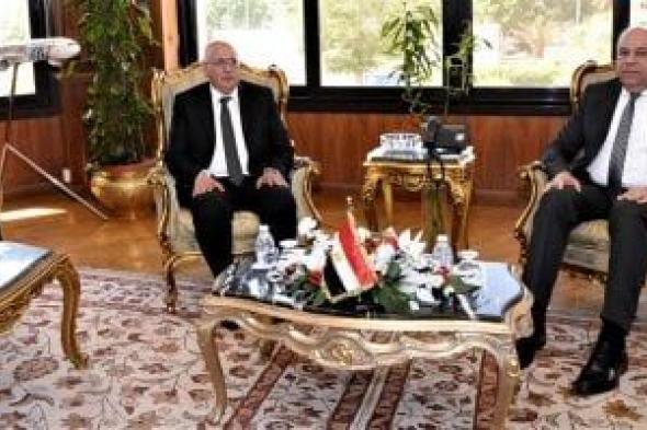 الحفنى
يستقبل
مدير
عام
المنظمة
العربية
للطيران
لبحث
آفاق
التعاون
المشترك