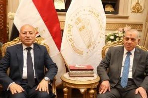​محافظ
القاهرة
يزور
رئيس
محكمة
النقض
لتهنئته
بتولى
منصبه
الجديد