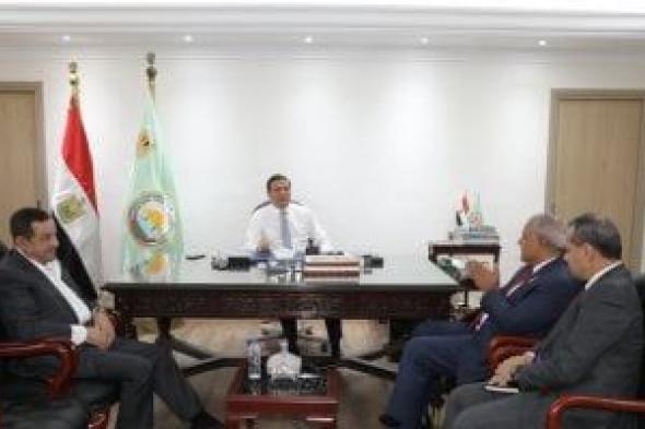 وزير
الزراعة
يبحث
مع
"الفاو"
دعم
"مبادرة
إحياء
القرية
المنتجة"