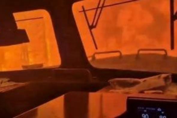 وسط
ألسنة
اللهب..
حرائق
الغابات
تحاصر
قطارا
فى
أونتاريو
الكندية
«فيديو»