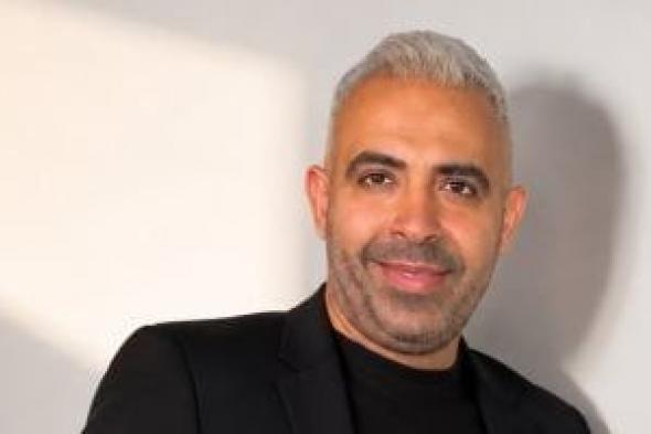محمد
عدوية
يُحيى
تراث
والده
بموال
«يا
قلبى
صبرك»