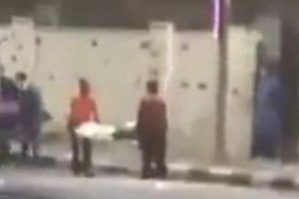 3
أيام
مع
جثمان
شقيقها..
مأساة
خلف
باب
شقة
بالرحاب
انتهت
برائحة
كشفت
الحقيقة